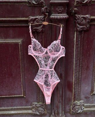 Flora Pembe Dantel Detay Bosysuit