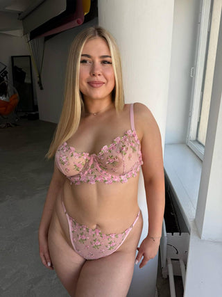 Pembe Mininal Çiçekli C Cup Büyük Beden Sütyen Takım